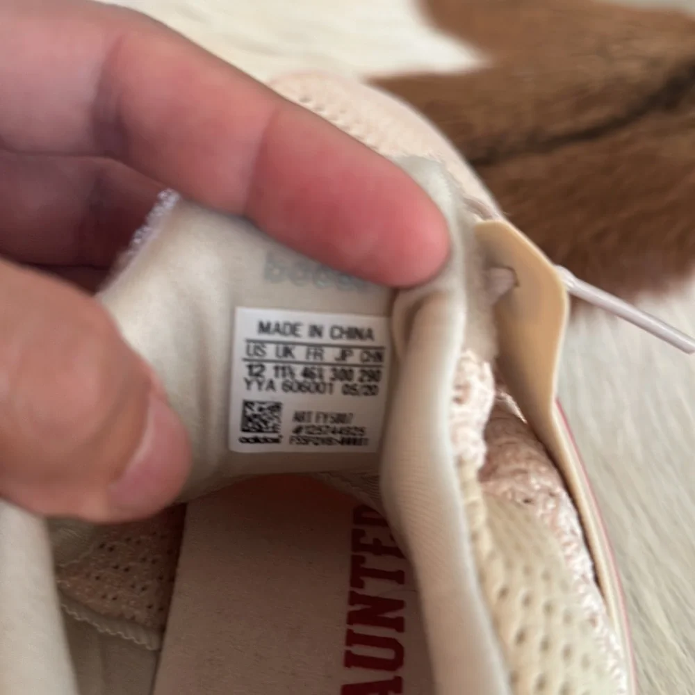 Adidas Ultraboost Size 12 - Picture 10 of 10